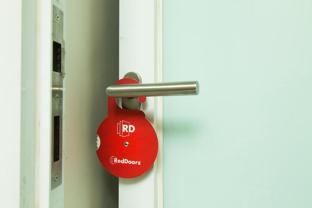 Reddoorz @ Pulomas Hotel Jakarta Luaran gambar